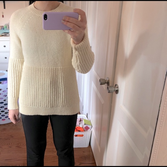 Banana Republic Italian Yarn Wool Blend Sweater - Picture 9 of 9